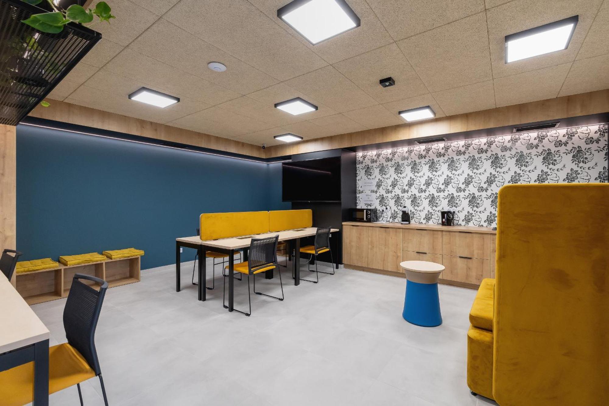 Bright Apartment In Krakow With Garden, Air Conditioning, Parking And Desk By Renters Prestige エクステリア 写真