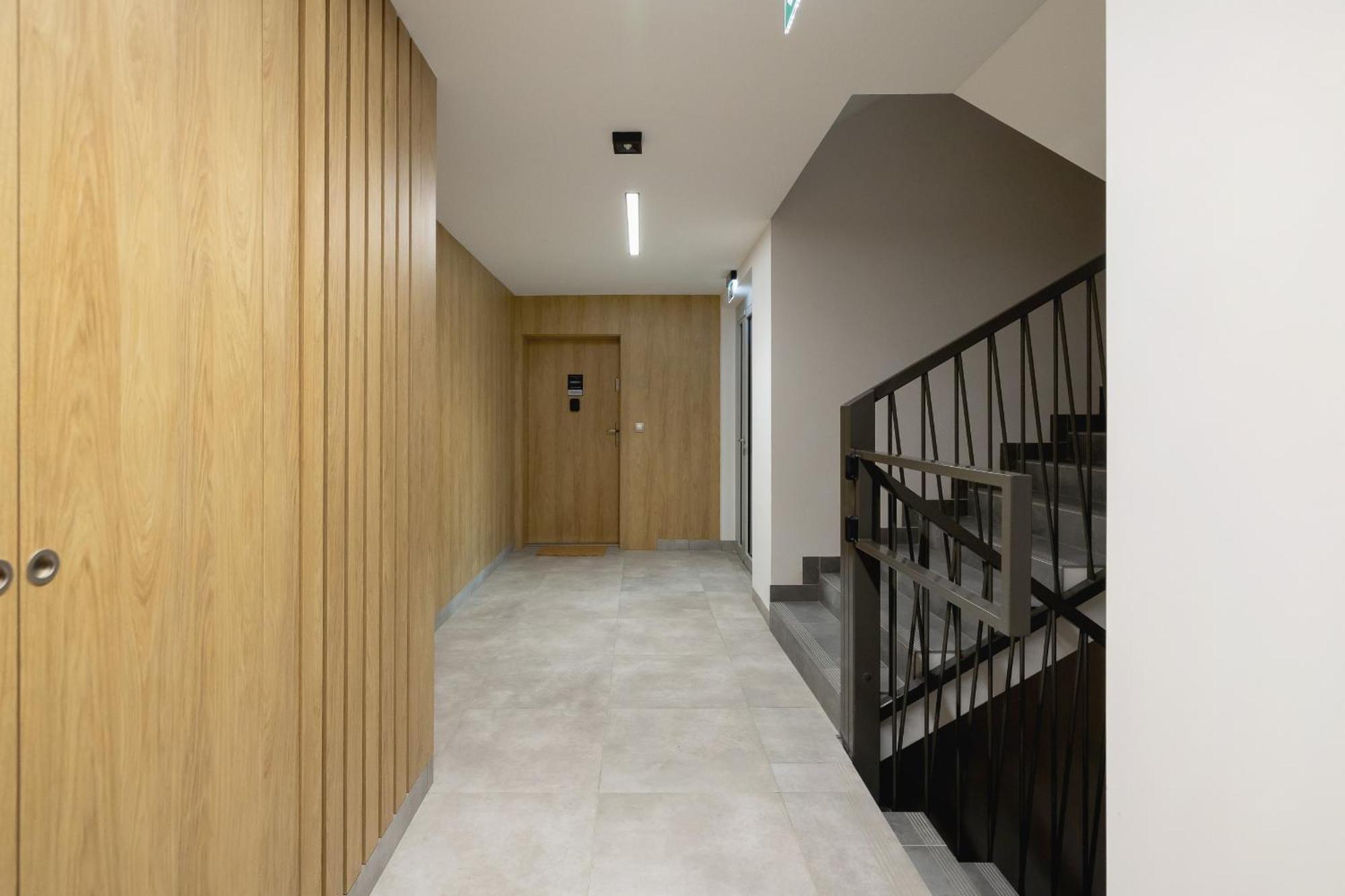 Bright Apartment In Krakow With Garden, Air Conditioning, Parking And Desk By Renters Prestige エクステリア 写真