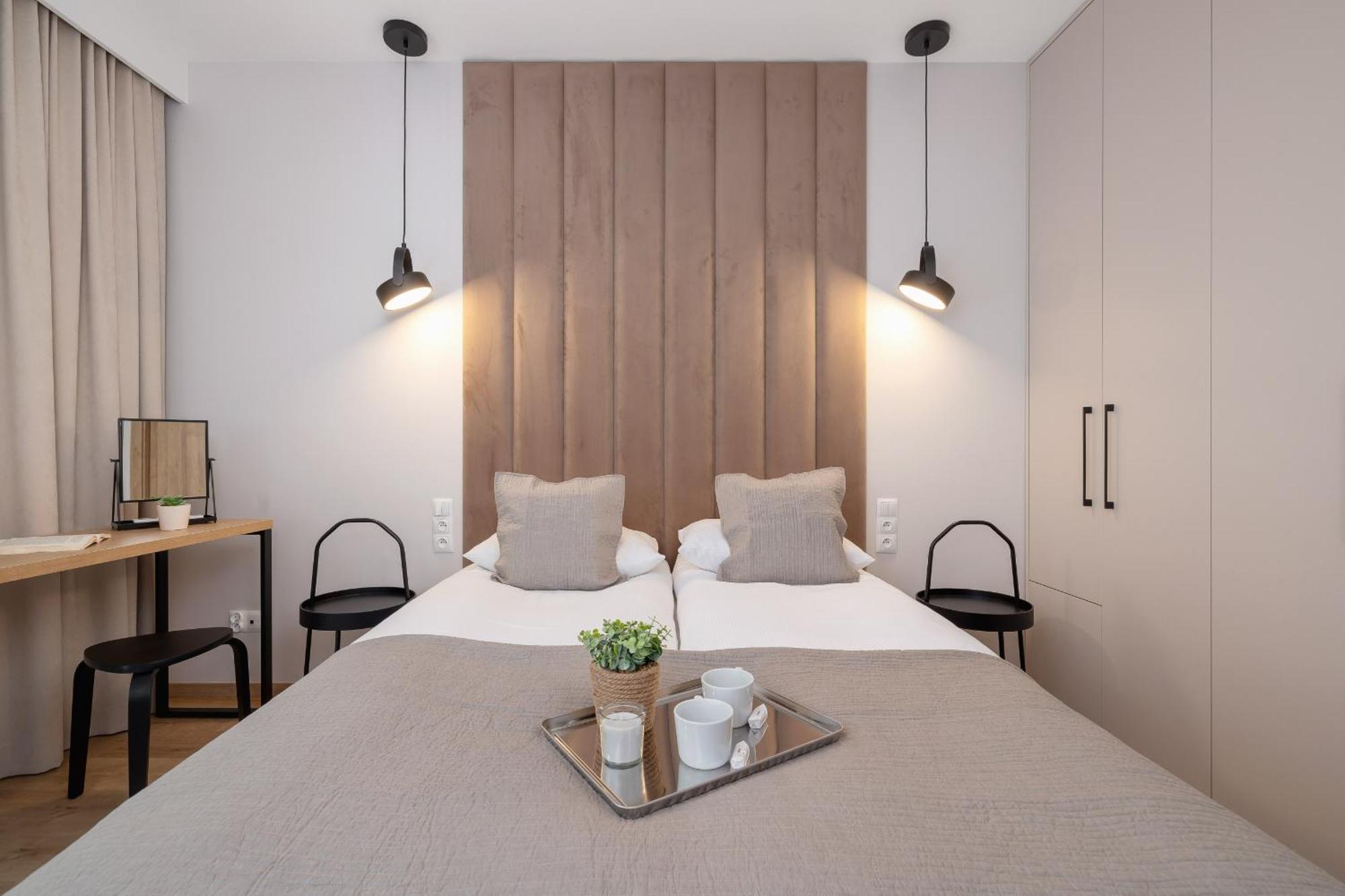 Bright Apartment In Krakow With Garden, Air Conditioning, Parking And Desk By Renters Prestige エクステリア 写真