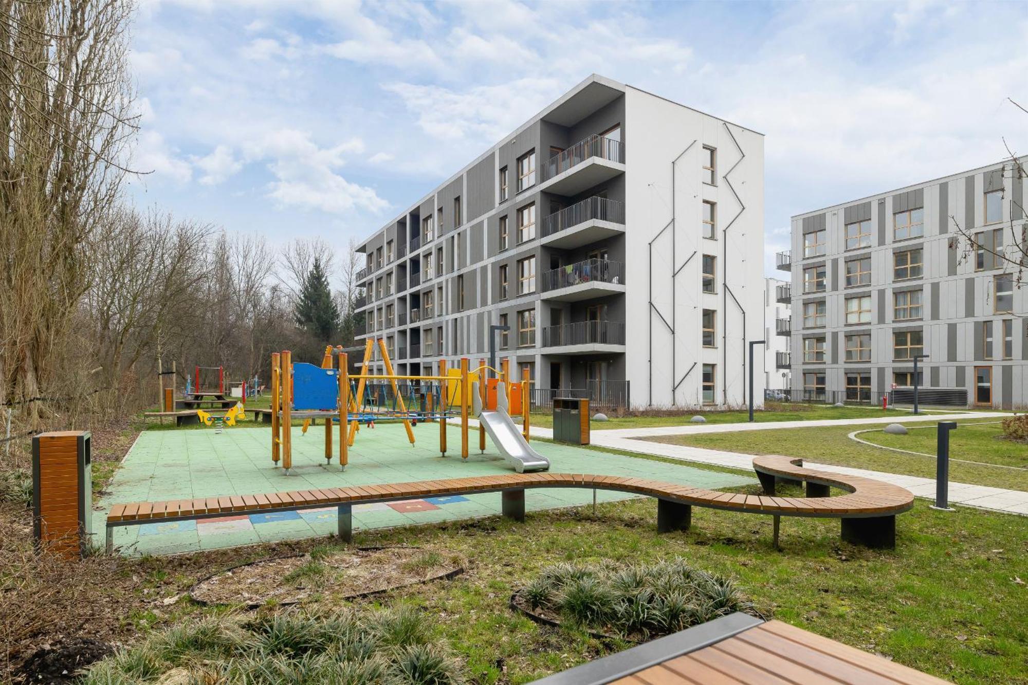 Bright Apartment In Krakow With Garden, Air Conditioning, Parking And Desk By Renters Prestige エクステリア 写真